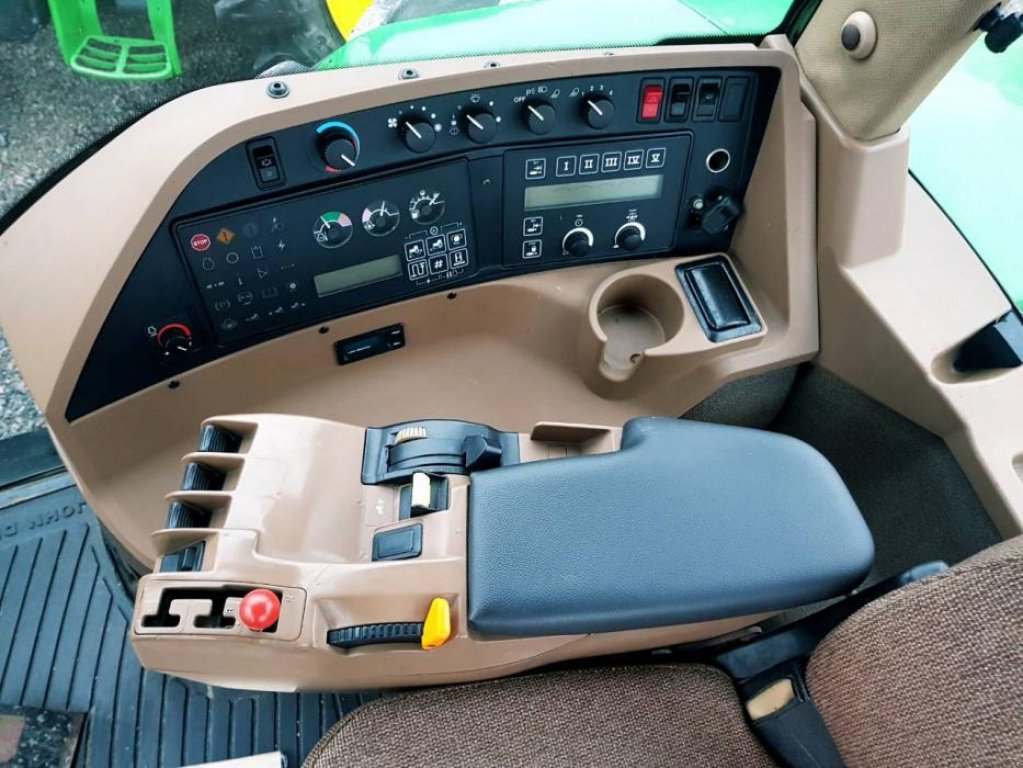 Oldtimer-Traktor des Typs John Deere 8400, Neumaschine in Біла Церква (Bild 4)