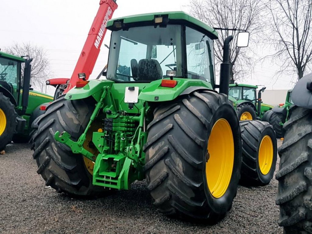 Oldtimer-Traktor des Typs John Deere 8400, Neumaschine in Біла Церква (Bild 5)