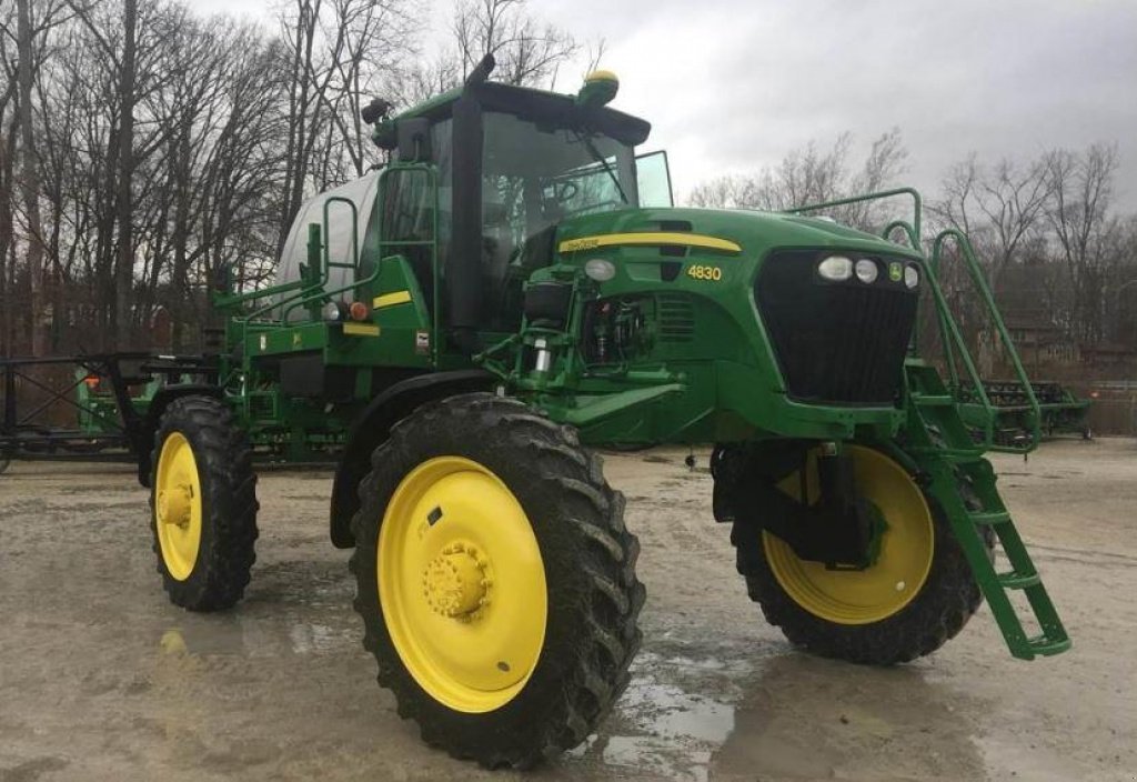 Selbstfahrspritze des Typs John Deere 4830,  in Біла Церква (Bild 7)