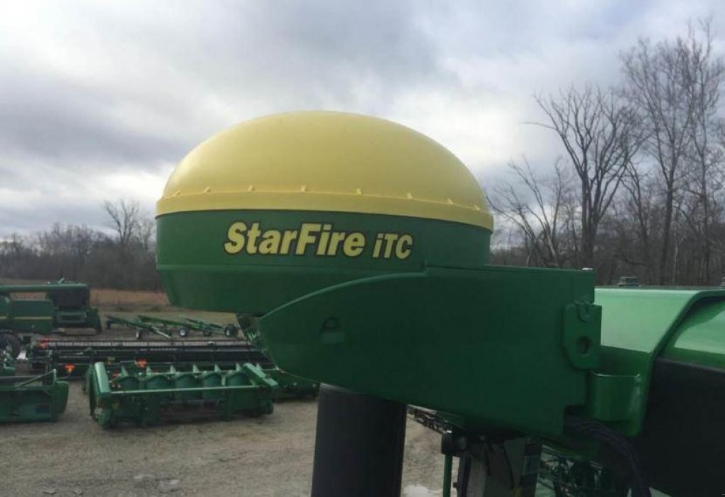 Selbstfahrspritze des Typs John Deere 4830,  in Біла Церква (Bild 1)