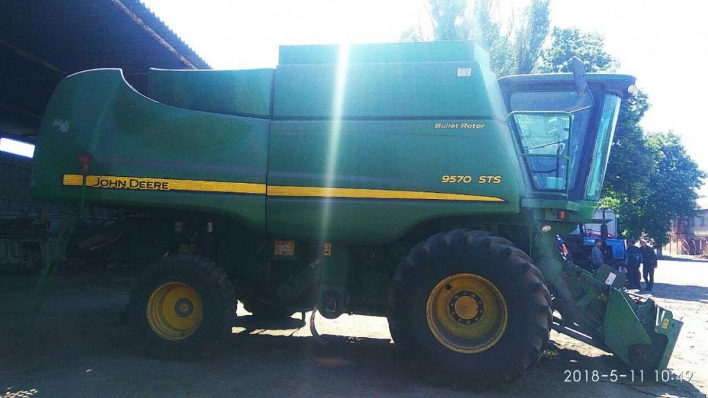 Oldtimer-Mähdrescher des Typs John Deere 9570 STS,  in Дніпропетровськ (Bild 4)