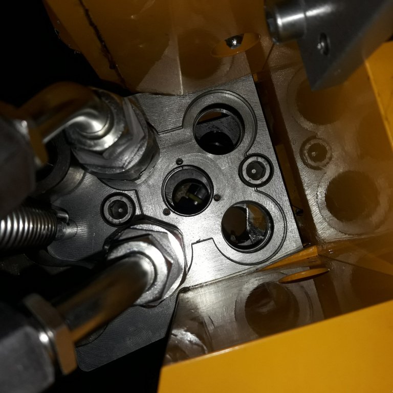 Frontlader des Typs Sonstige Highspeed Oil Coupler, Neumaschine in Seekirchen (Bild 25)