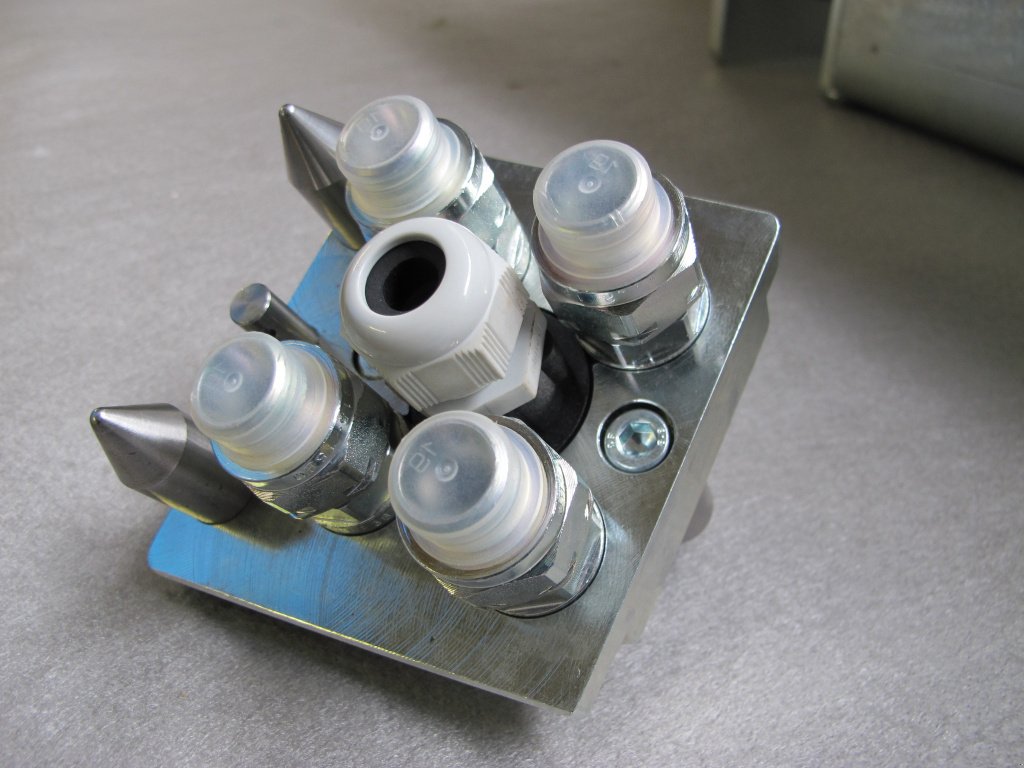 Hoflader des Typs Sonstige HIGHSPEED OIL COUPLER, Neumaschine in Seekirchen (Bild 5)