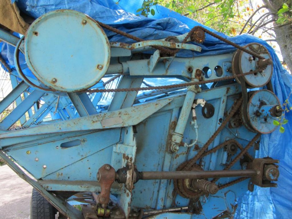 Oldtimer-Mähdrescher des Typs MDW E 512, Neumaschine in Не обрано (Bild 8)