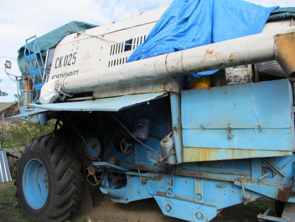 Oldtimer-Mähdrescher des Typs MDW E 512, Neumaschine in Не обрано (Bild 1)