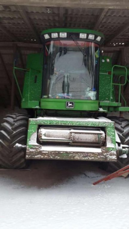 Oldtimer-Mähdrescher des Typs John Deere 9500, Neumaschine in Івано-Франківськ (Bild 1)