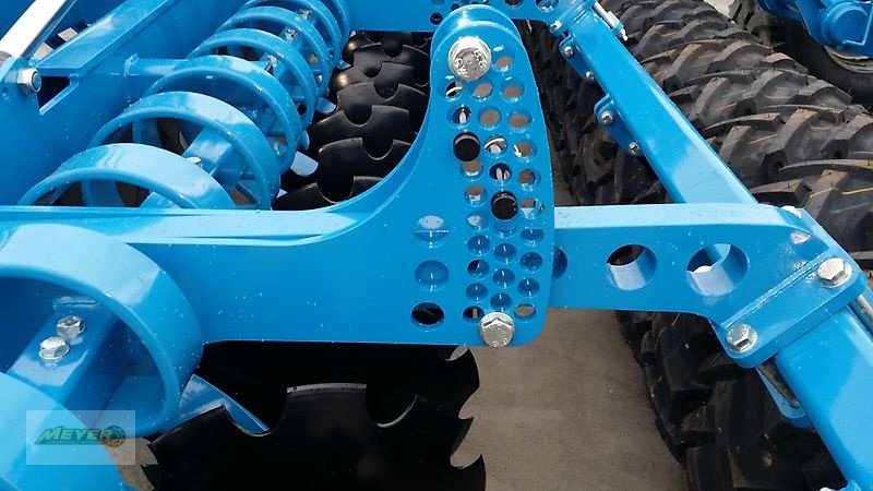 Kurzscheibenegge des Typs Meyer Agrartechnik KSE 6000 FR, Neumaschine in Andervenne (Bild 14)