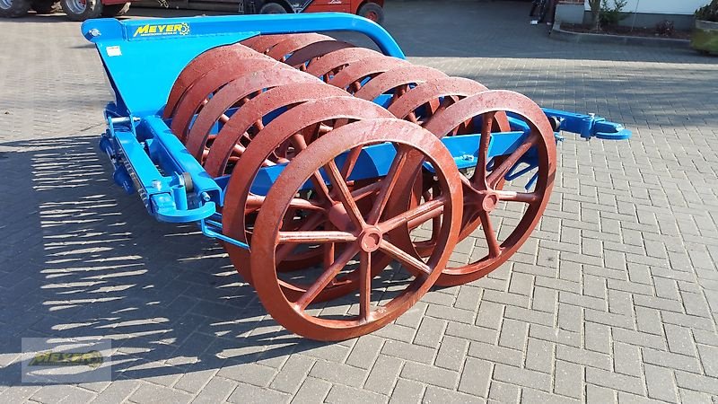 Packer & Walze des Typs Meyer Agrartechnik DWP 22, Neumaschine in Andervenne (Bild 7)