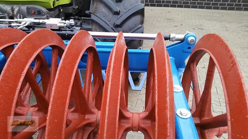 Packer & Walze des Typs WM Meyer WP 18/4 Hy, Neumaschine in Andervenne (Bild 2)