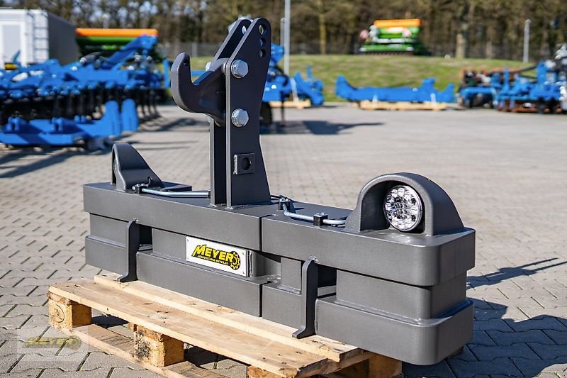 Sonstiges Traktorzubehör des Typs Meyer Agrartechnik KB 105 Frontgewicht ohne Beleuchtung, Neumaschine in Andervenne (Bild 10)