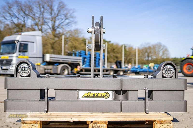 Sonstiges Traktorzubehör des Typs Meyer Agrartechnik KB 105 Frontgewicht ohne Beleuchtung, Neumaschine in Andervenne (Bild 5)