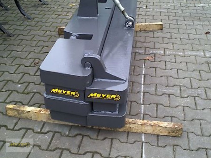 Sonstiges Traktorzubehör des Typs Meyer Agrartechnik KB 105 Frontgewicht ohne Beleuchtung, Neumaschine in Andervenne (Bild 1)