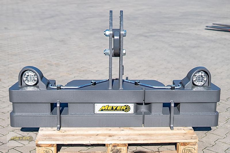 Sonstiges Traktorzubehör des Typs Meyer Agrartechnik KB 105 Frontgewicht ohne Beleuchtung, Neumaschine in Andervenne (Bild 7)
