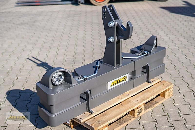 Sonstiges Traktorzubehör des Typs Meyer Agrartechnik KB 105 Frontgewicht ohne Beleuchtung, Neumaschine in Andervenne (Bild 8)