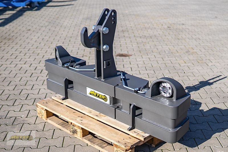 Sonstiges Traktorzubehör des Typs Meyer Agrartechnik KB 105 Frontgewicht ohne Beleuchtung, Neumaschine in Andervenne (Bild 9)