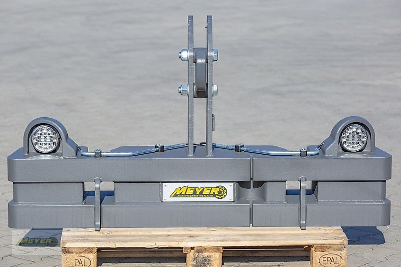 Sonstiges Traktorzubehör des Typs Meyer Agrartechnik KB 105 Frontgewicht ohne Beleuchtung, Neumaschine in Andervenne (Bild 2)