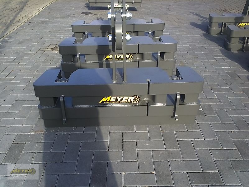 Frontgewicht des Typs Meyer Agrartechnik KB 120 Frontgewicht, Neumaschine in Andervenne (Bild 1)