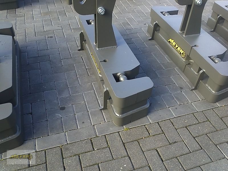 Frontgewicht des Typs WM Meyer KB 190 Frontgewicht, Neumaschine in Andervenne (Bild 8)