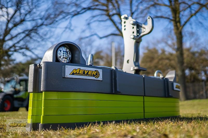 Sonstiges Traktorzubehör des Typs Meyer Agrartechnik UF 800 ZG Frontgewicht, Neumaschine in Andervenne (Bild 10)