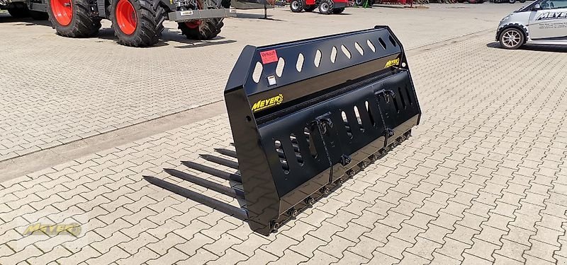 Frontladerzubehör des Typs WM Meyer DSG 12, Neumaschine in Andervenne (Bild 5)