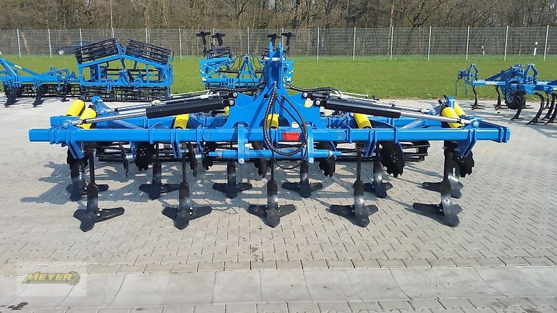 Grubber des Typs Meyer Agrartechnik FLG 5000 Profi Federsteinsicherung, Neumaschine in Andervenne (Bild 1)