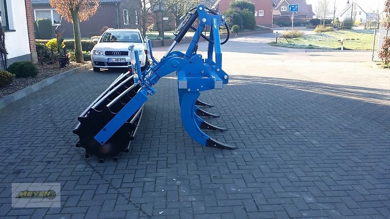 Tiefenlockerer des Typs WM Meyer Untergrundhaken UH4, Neumaschine in Andervenne (Bild 10)