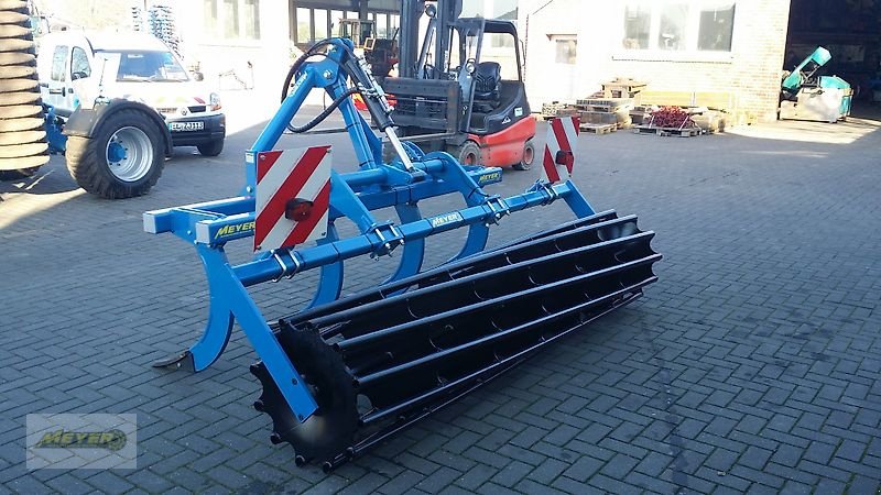 Tiefenlockerer des Typs WM Meyer Untergrundhaken UH4, Neumaschine in Andervenne (Bild 5)