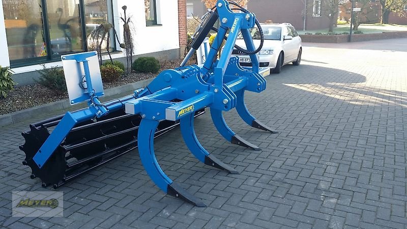 Tiefenlockerer des Typs WM Meyer Untergrundhaken UH4, Neumaschine in Andervenne (Bild 1)