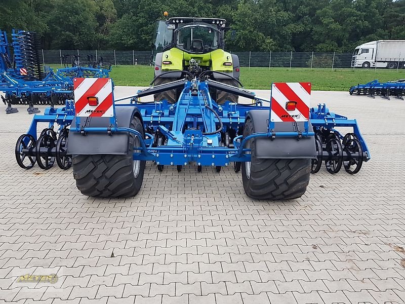 Kurzscheibenegge des Typs Meyer Agrartechnik KSE 6000 F Doppel U-Walze, Neumaschine in Andervenne (Bild 21)