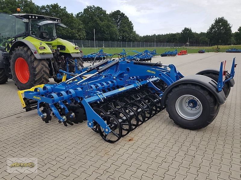 Kurzscheibenegge des Typs Meyer Agrartechnik KSE 6000 F Doppel U-Walze, Neumaschine in Andervenne (Bild 8)