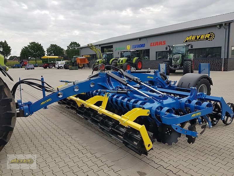 Kurzscheibenegge des Typs Meyer Agrartechnik KSE 6000 F Doppel U-Walze, Neumaschine in Andervenne (Bild 2)