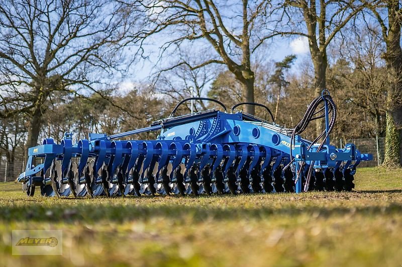 Kurzscheibenegge des Typs Meyer Agrartechnik KSE 6000 F Doppel U-Walze, Neumaschine in Andervenne (Bild 2)