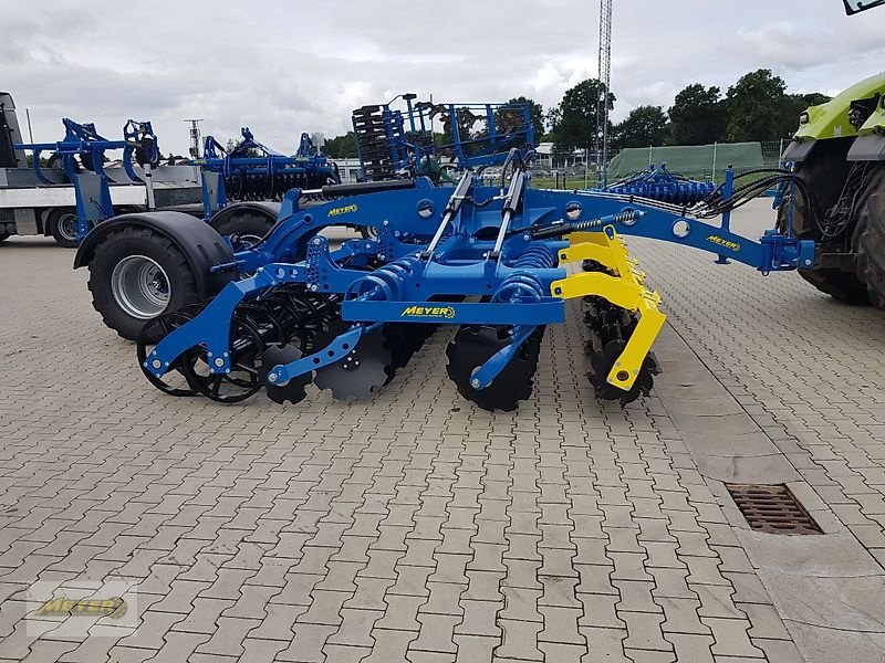 Kurzscheibenegge des Typs Meyer Agrartechnik KSE 6000 F Doppel U-Walze, Neumaschine in Andervenne (Bild 28)