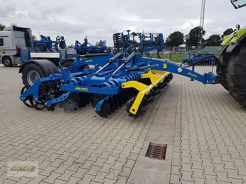 Kurzscheibenegge des Typs WM Meyer KSE 6000 F Doppel U-Walze, Neumaschine in Andervenne (Bild 21)