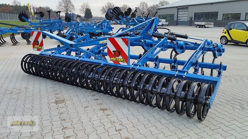 Tiefenlockerer des Typs WM Meyer SZ 5000 Sauzahn, Neumaschine in Andervenne (Bild 4)