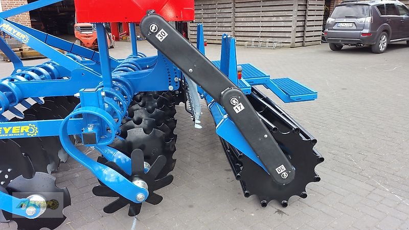 Kurzscheibenegge des Typs Meyer Agrartechnik KSE 3000, Neumaschine in Andervenne (Bild 18)