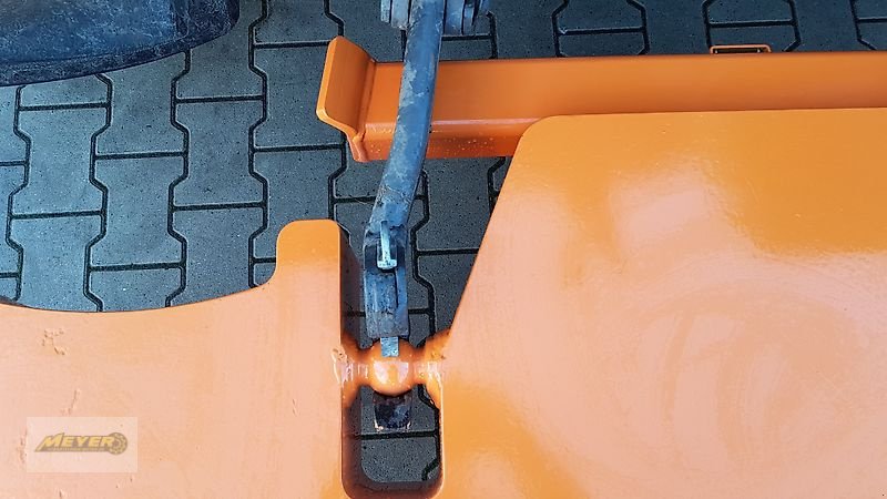 Frontgewicht des Typs Meyer Agrartechnik HG 1500, Neumaschine in Andervenne (Bild 13)