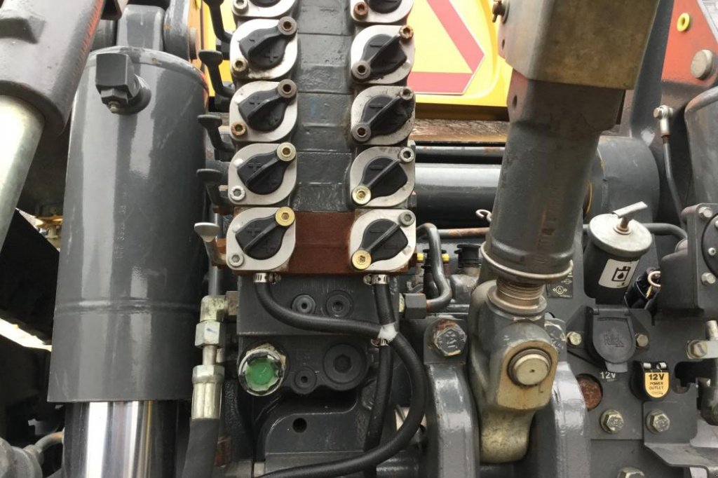 Raupentraktor des Typs CHALLENGER MT765, Neumaschine in Київ (Bild 7)