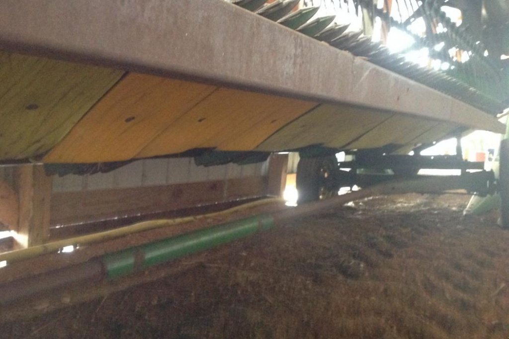 Schneidwerk des Typs John Deere 925F,  in Київ (Bild 3)