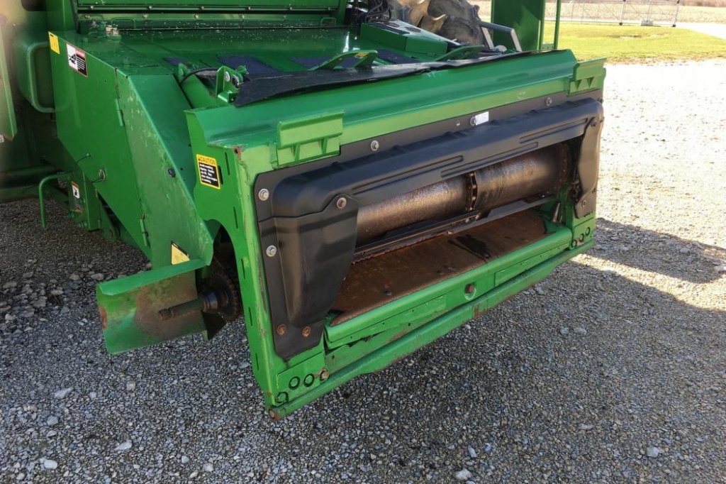 Oldtimer-Mähdrescher des Typs John Deere 9770 STS, Neumaschine in Київ (Bild 4)