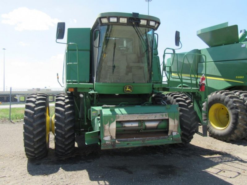 Oldtimer-Mähdrescher des Typs John Deere 9860 STS, Neumaschine in Київ (Bild 1)