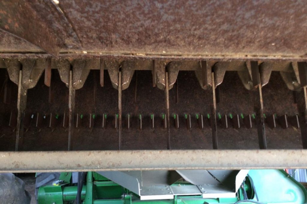 Oldtimer-Mähdrescher des Typs John Deere 9600, Neumaschine in Київ (Bild 3)