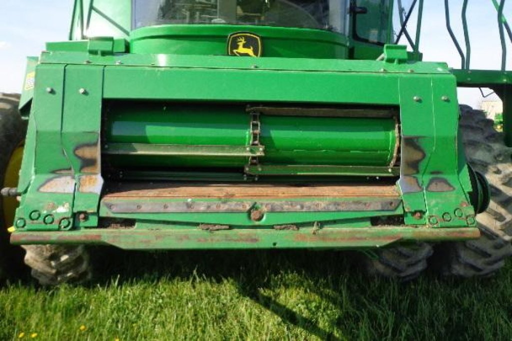 Oldtimer-Mähdrescher des Typs John Deere 9650 STS, Neumaschine in Київ (Bild 5)