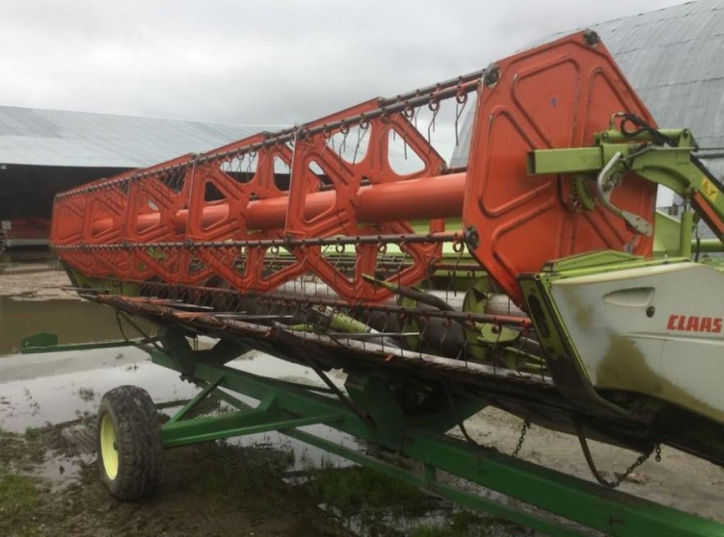 Oldtimer-Mähdrescher des Typs CLAAS Lexion 550, Neumaschine in Пролиски (Bild 9)