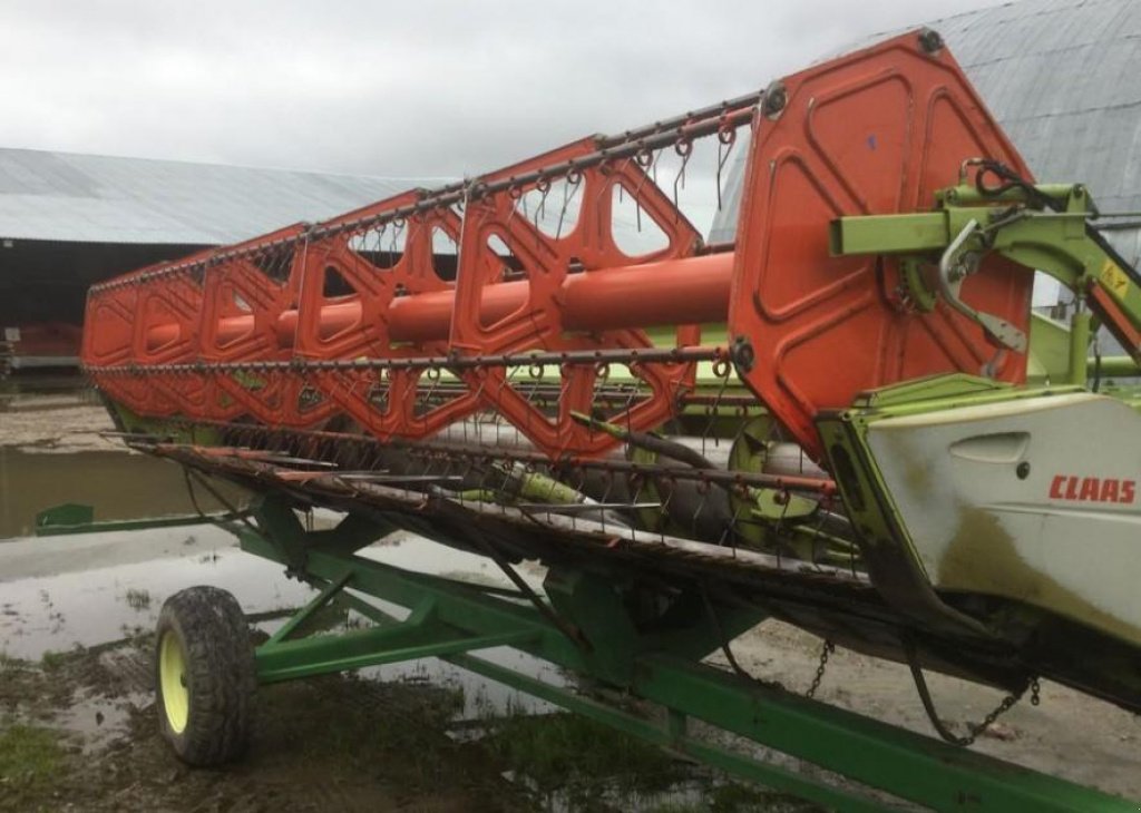 Oldtimer-Mähdrescher des Typs CLAAS Lexion 550, Neumaschine in Пролиски (Bild 5)