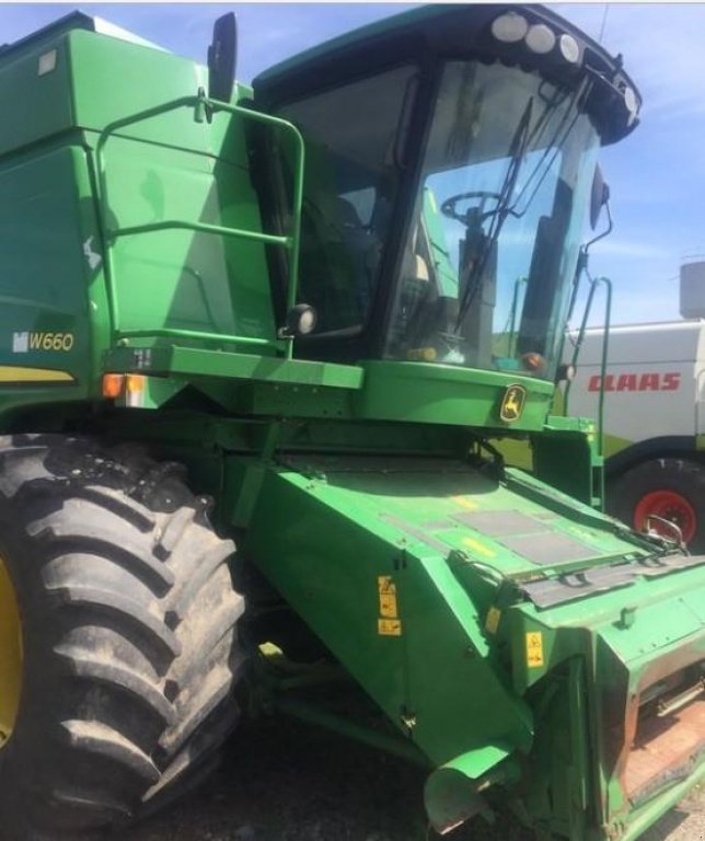 Oldtimer-Mähdrescher des Typs John Deere W660,  in Пролиски (Bild 7)