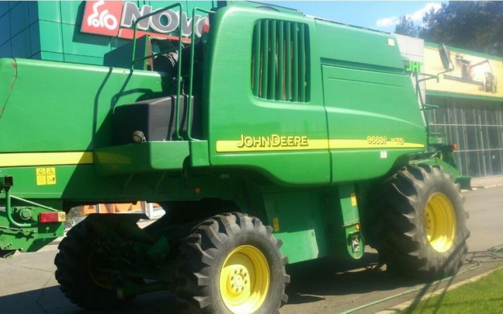 Oldtimer-Mähdrescher des Typs John Deere 9660 WTS, Neumaschine in Пролиски (Bild 3)