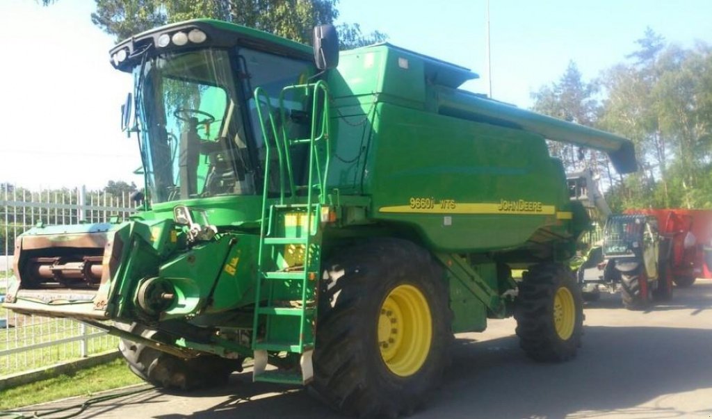 Oldtimer-Mähdrescher des Typs John Deere 9660 WTS, Neumaschine in Пролиски (Bild 10)