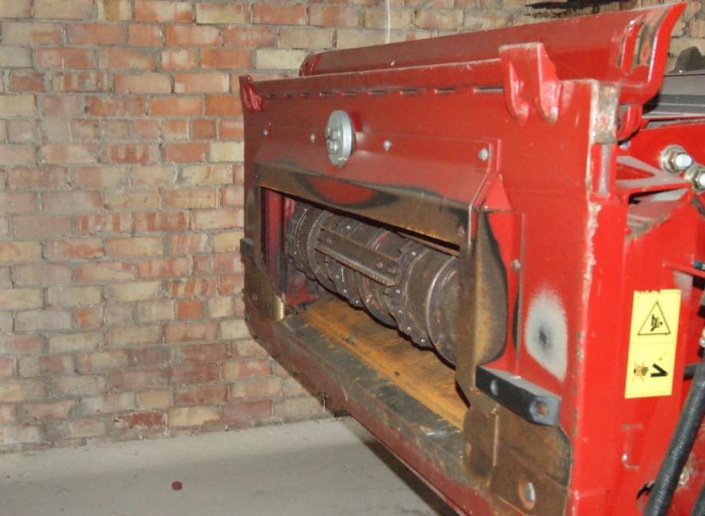 Oldtimer-Mähdrescher des Typs Case IH Axial Flow 9230, Neumaschine in Пролиски (Bild 3)