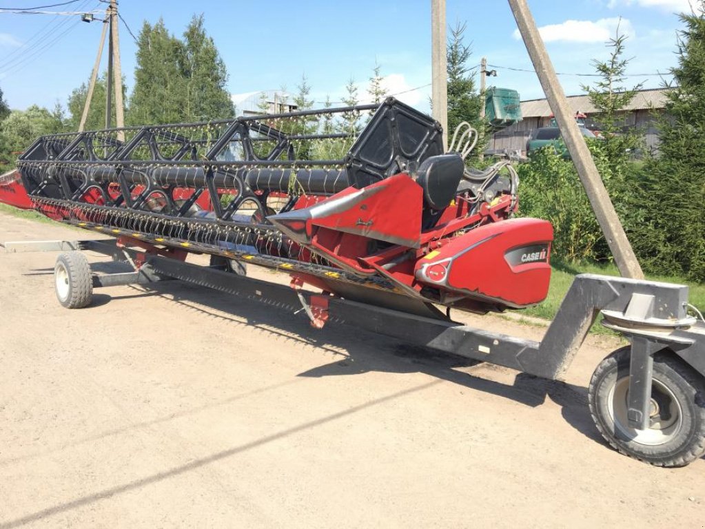 Oldtimer-Mähdrescher des Typs Case IH Axial Flow 8230, Neumaschine in Пролиски (Bild 4)